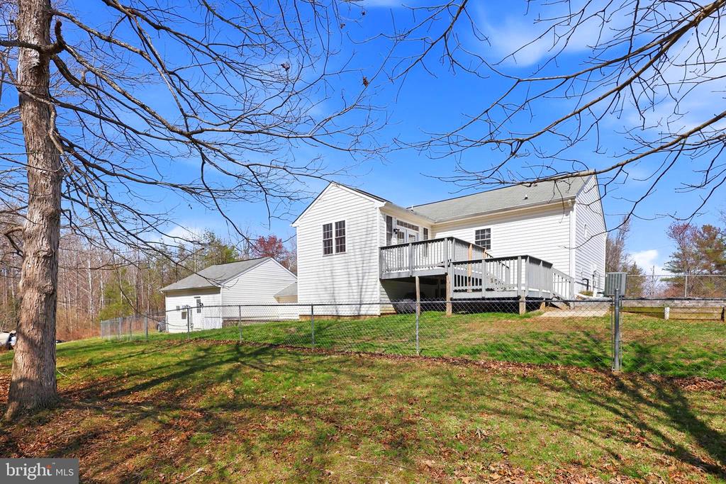 7 VIKING LANE