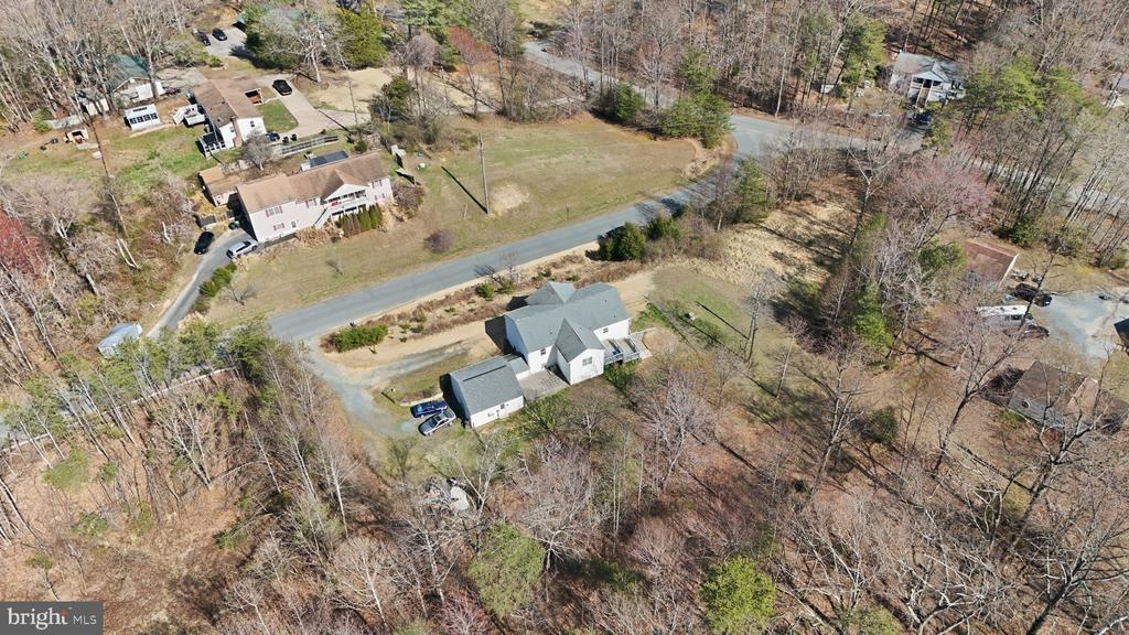 7 VIKING LANE