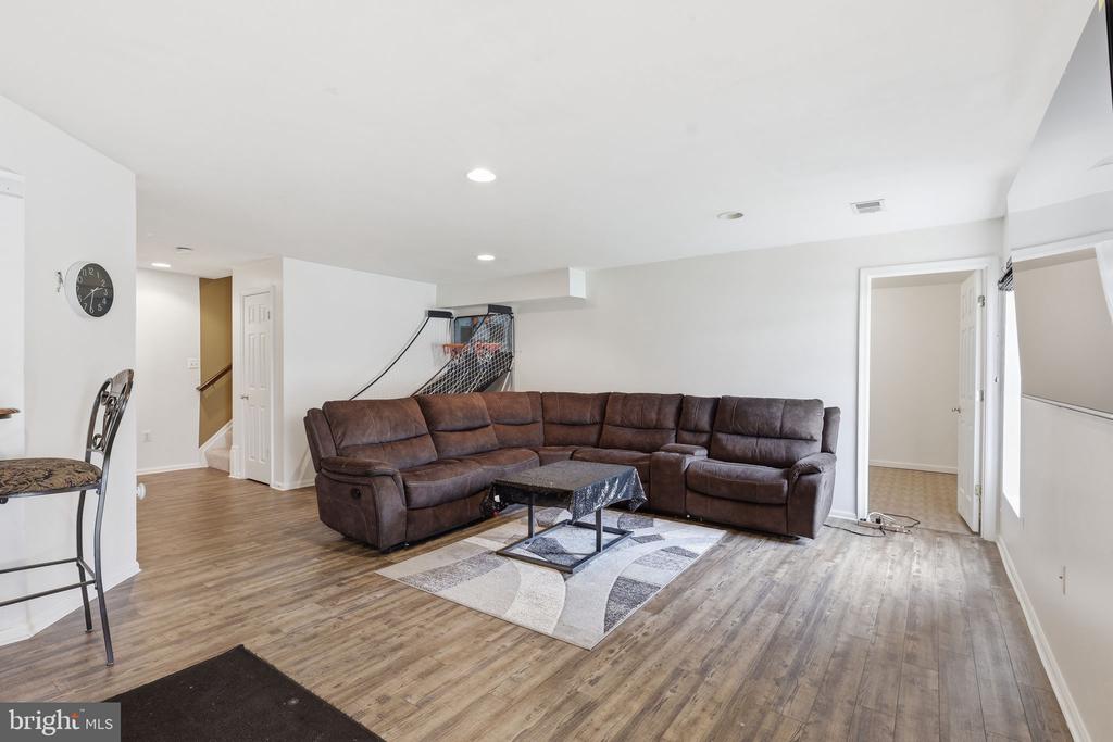 29 BARNUM DRIVE