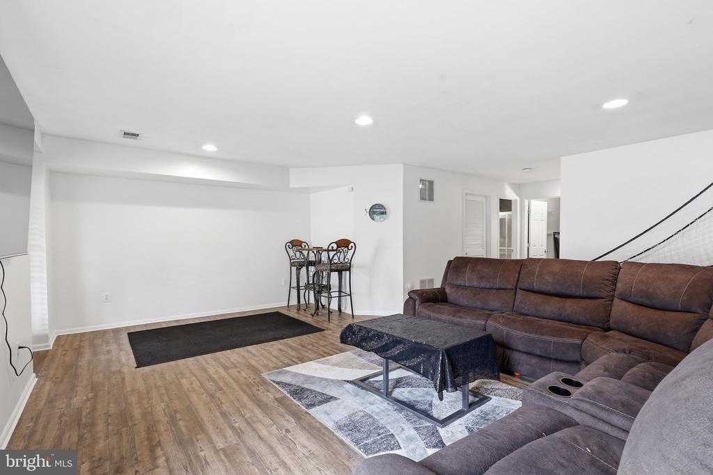 29 BARNUM DRIVE