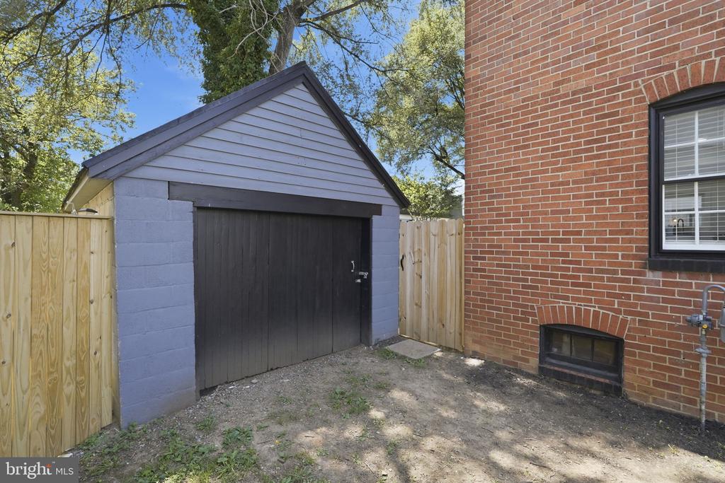 629 NATIONAL AVENUE