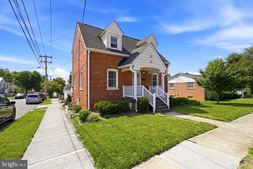 601 GRAY AVENUE