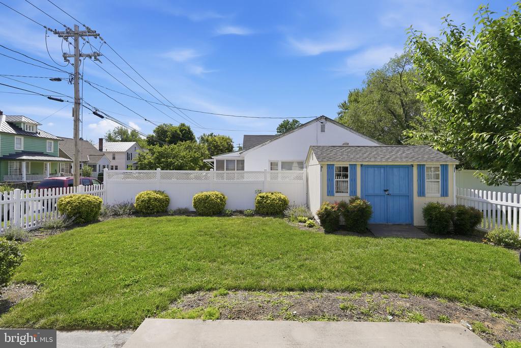 601 GRAY AVENUE