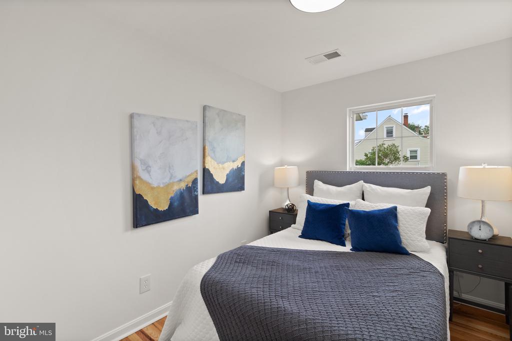 900 W 13TH STREET