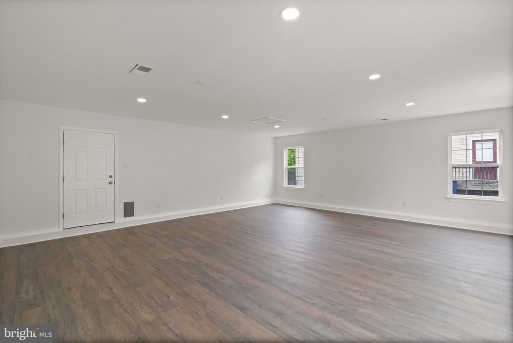 900 W 13TH STREET