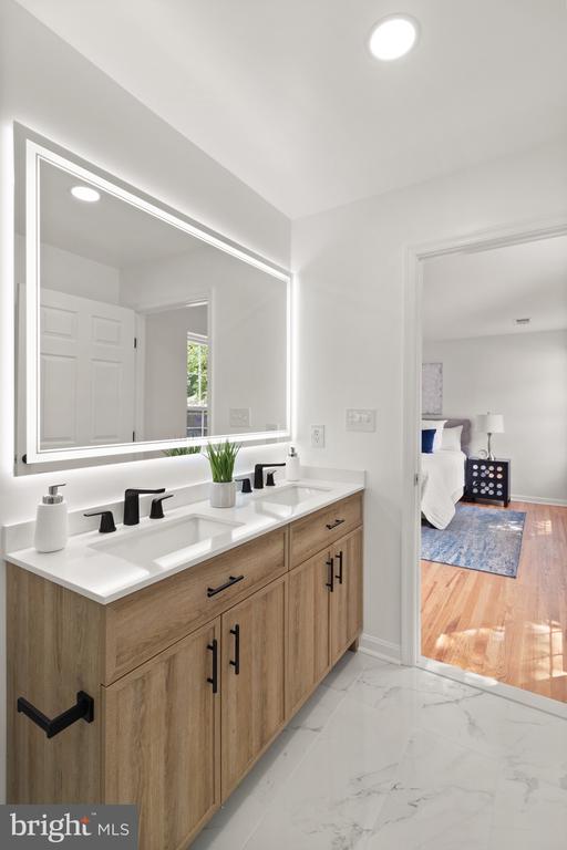 900 W 13TH STREET