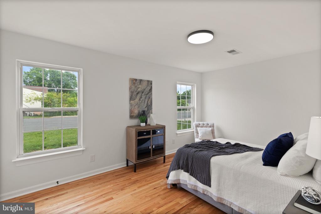 900 W 13TH STREET