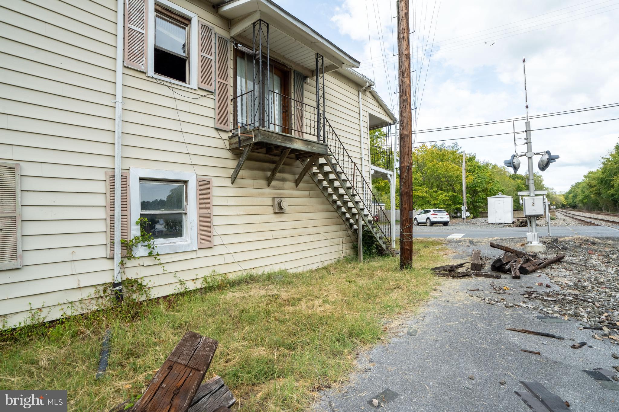 90 BENTONVILLE ROAD