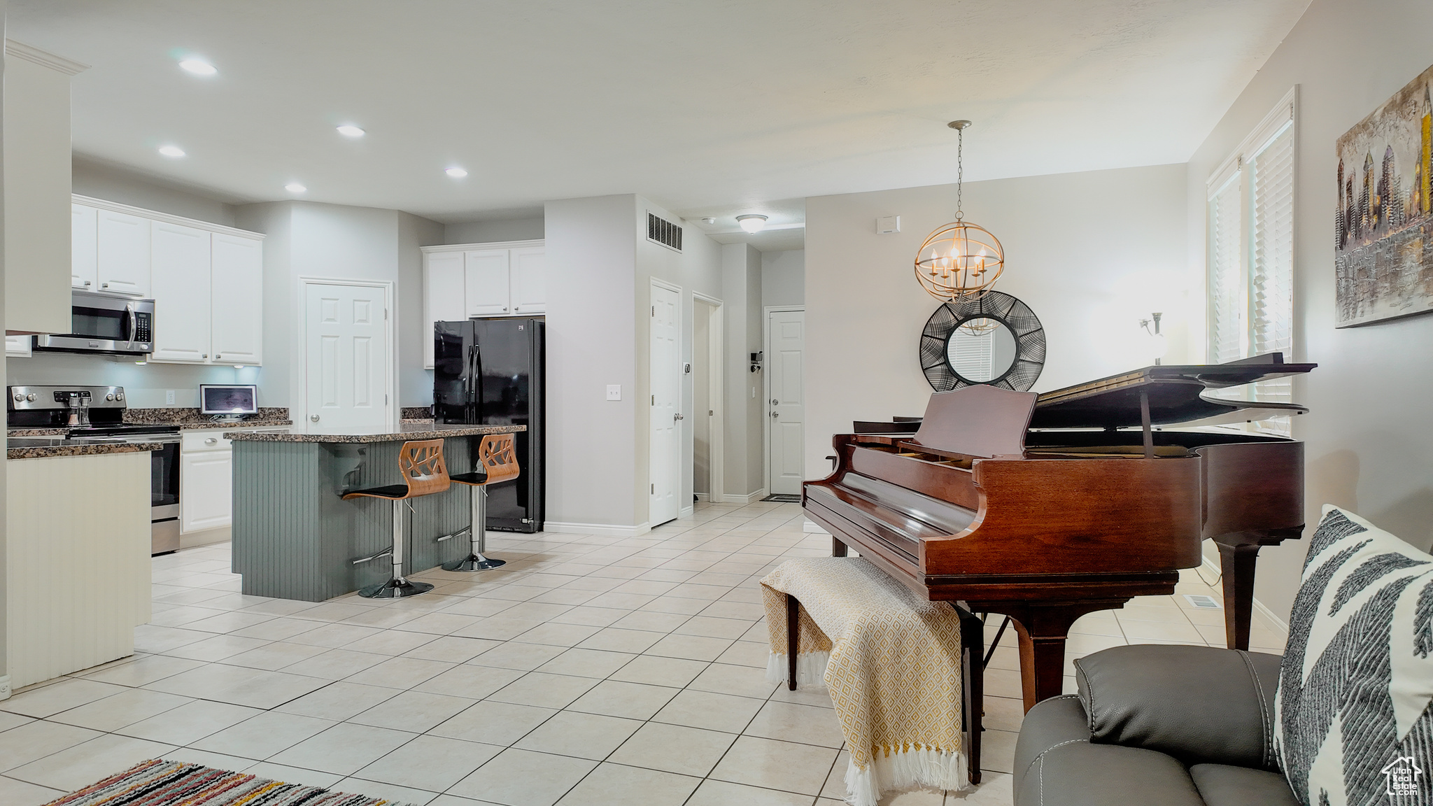4555 W OPEN HILL DR.