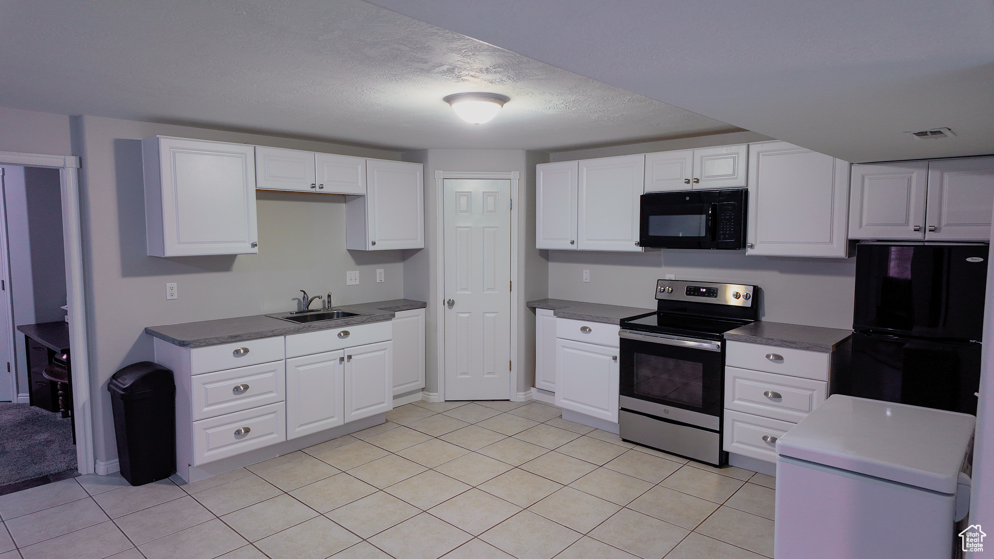 4555 W OPEN HILL DR.