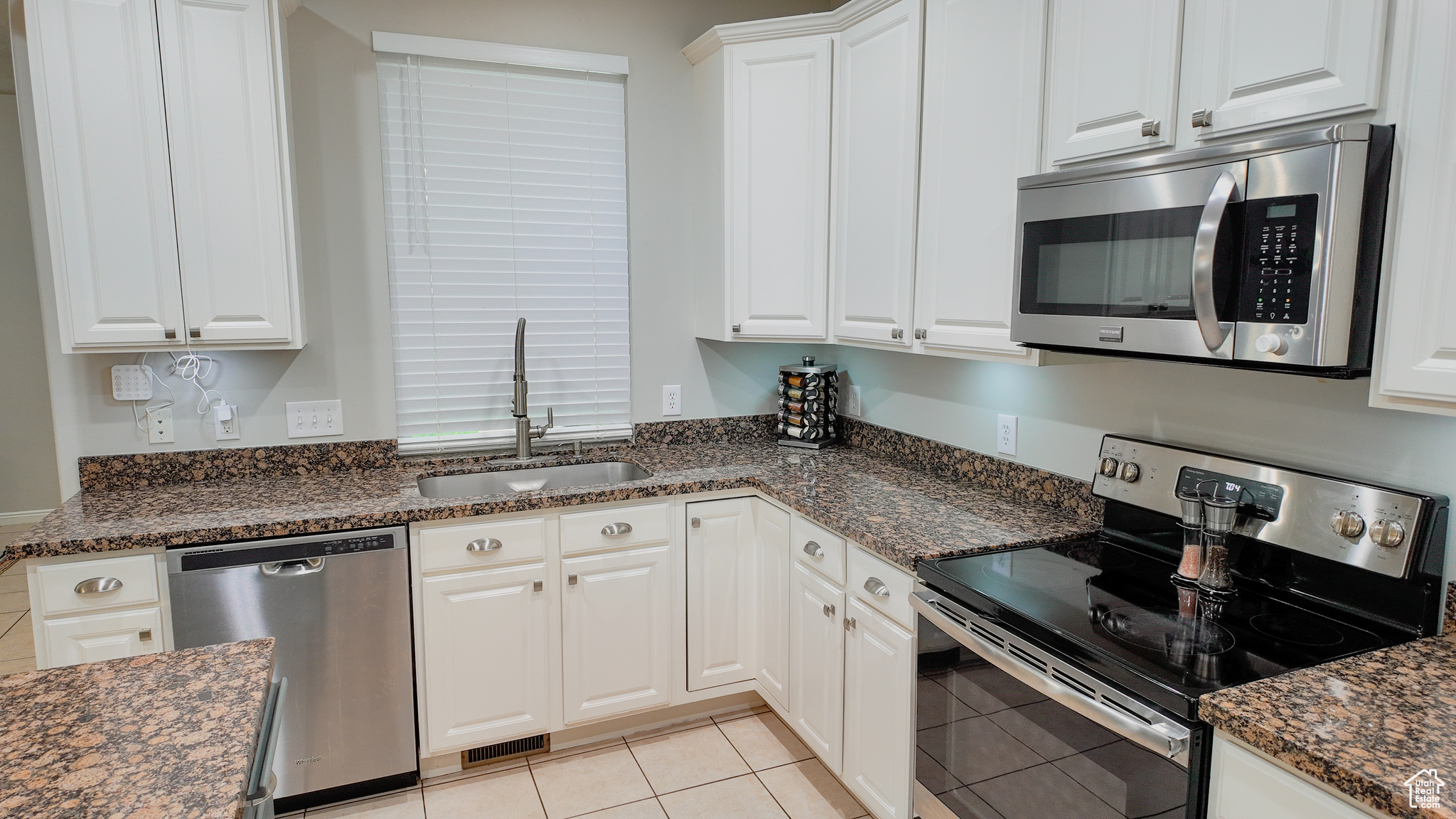 4555 W OPEN HILL DR.