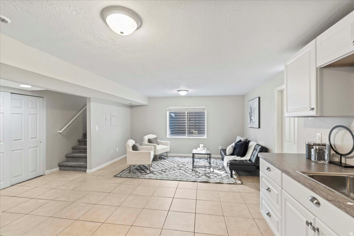 4555 W OPEN HILL DR.