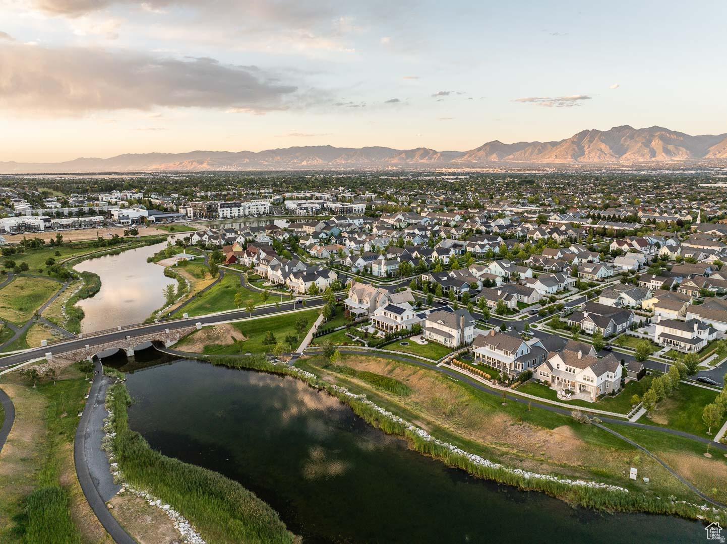 4555 W OPEN HILL DR.