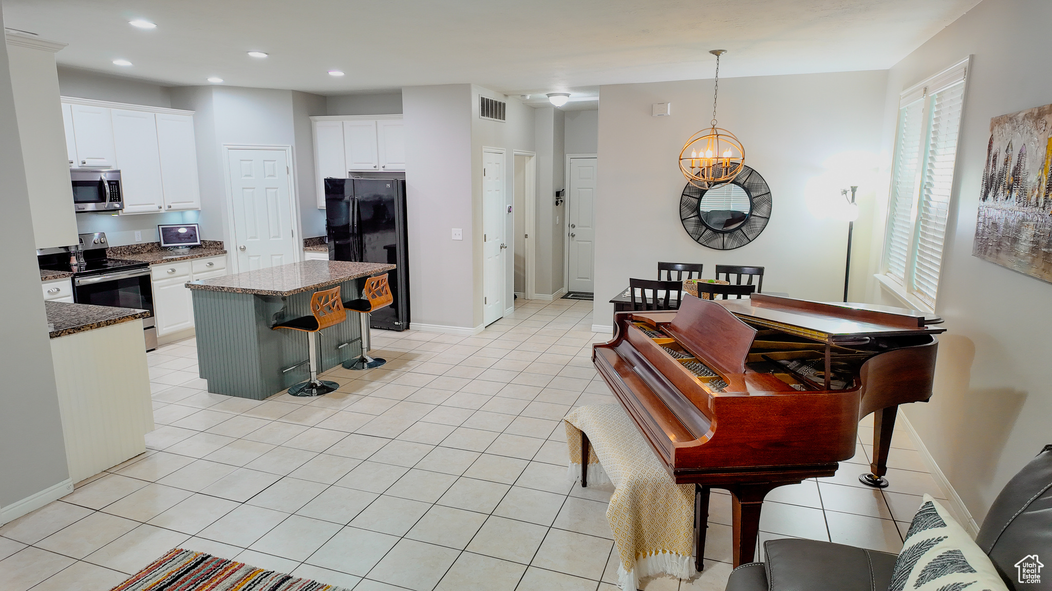 4555 W OPEN HILL DR.