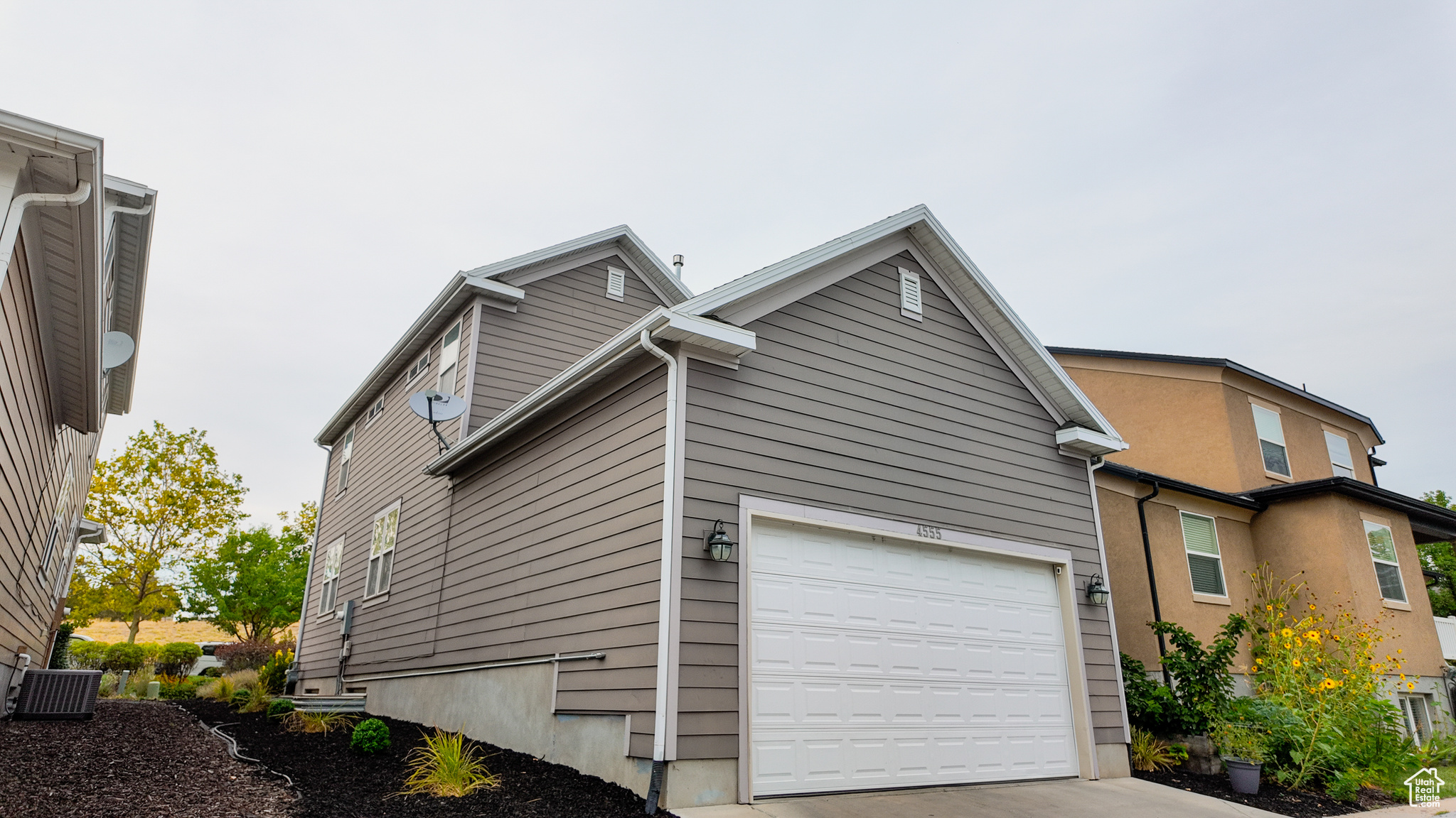 4555 W OPEN HILL DR.