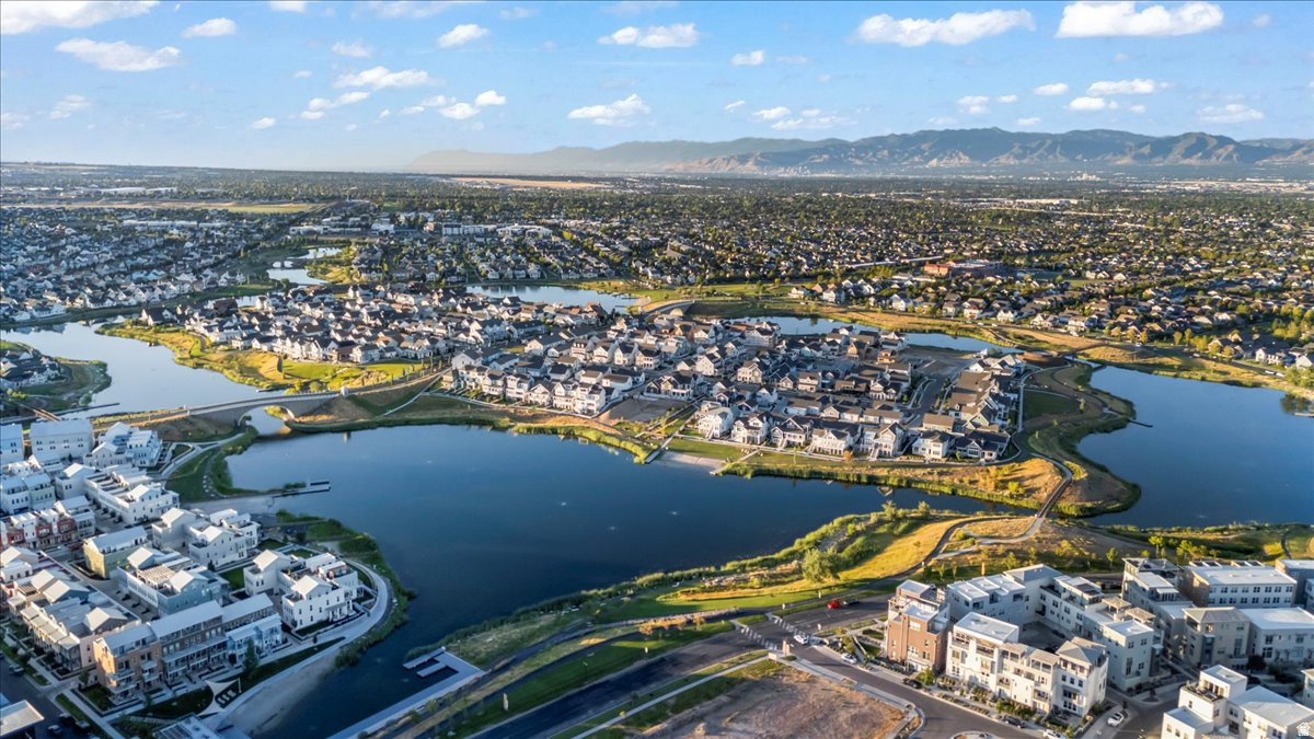 4555 W OPEN HILL DR.