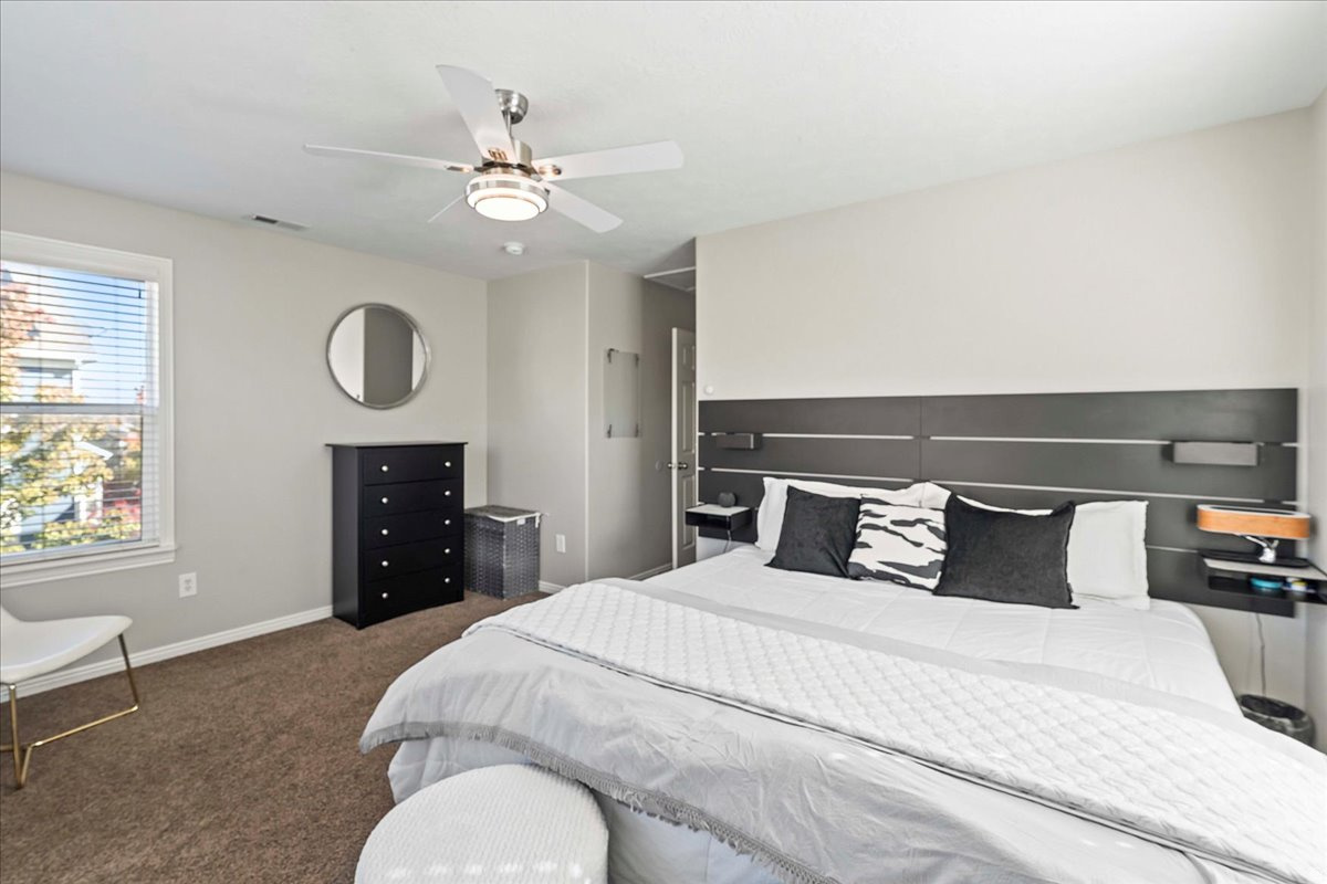 4555 W OPEN HILL DR.