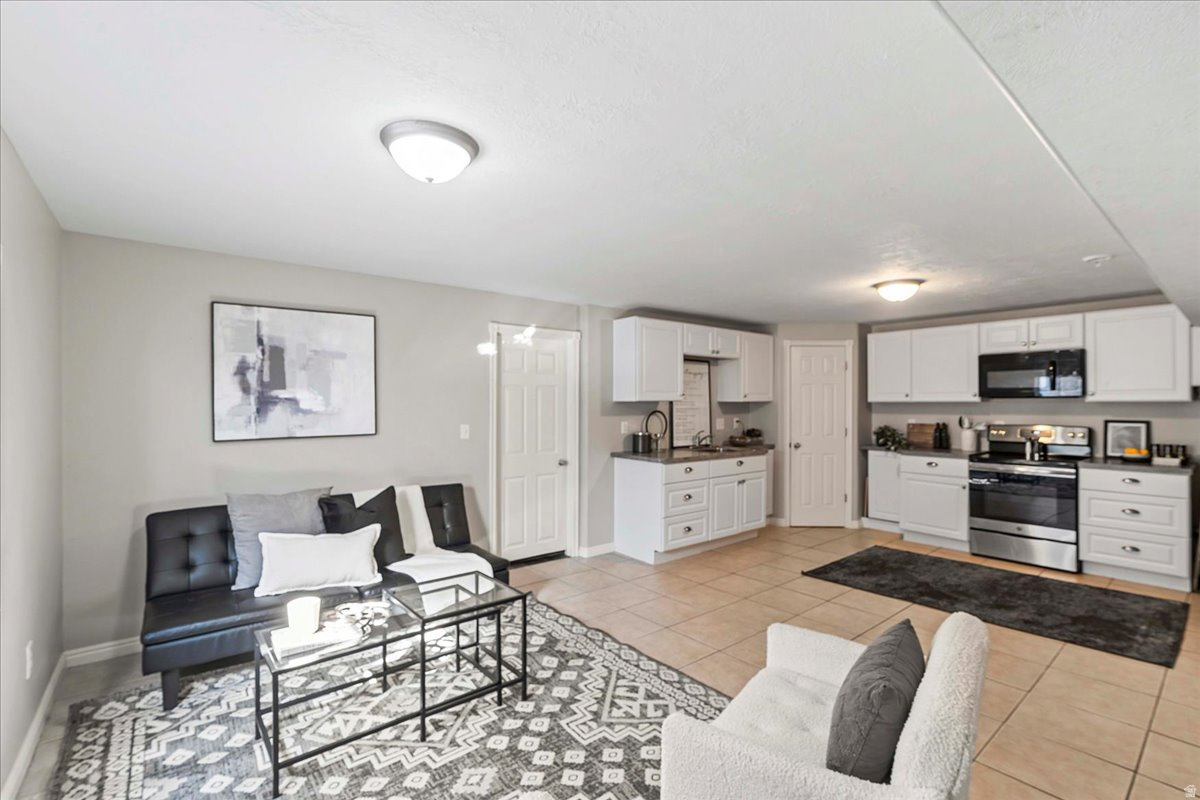 4555 W OPEN HILL DR.