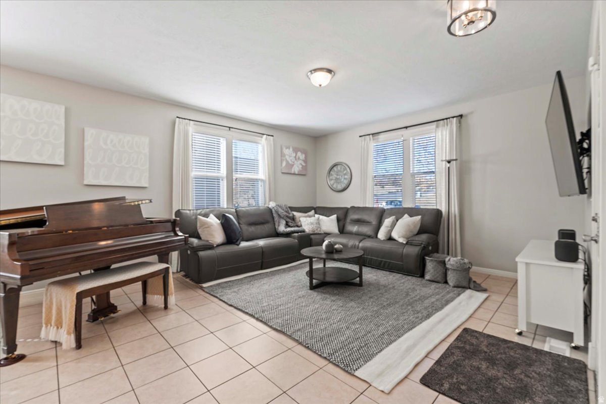 4555 W OPEN HILL DR.