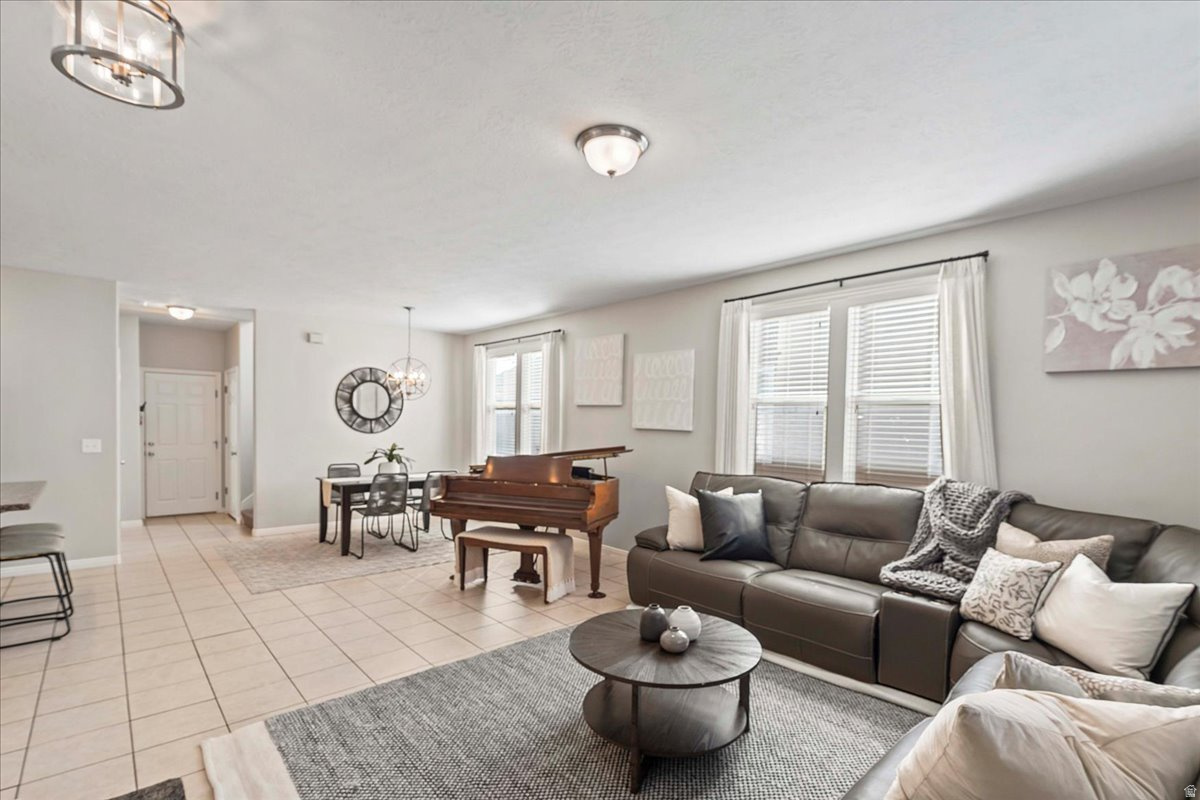 4555 W OPEN HILL DR.