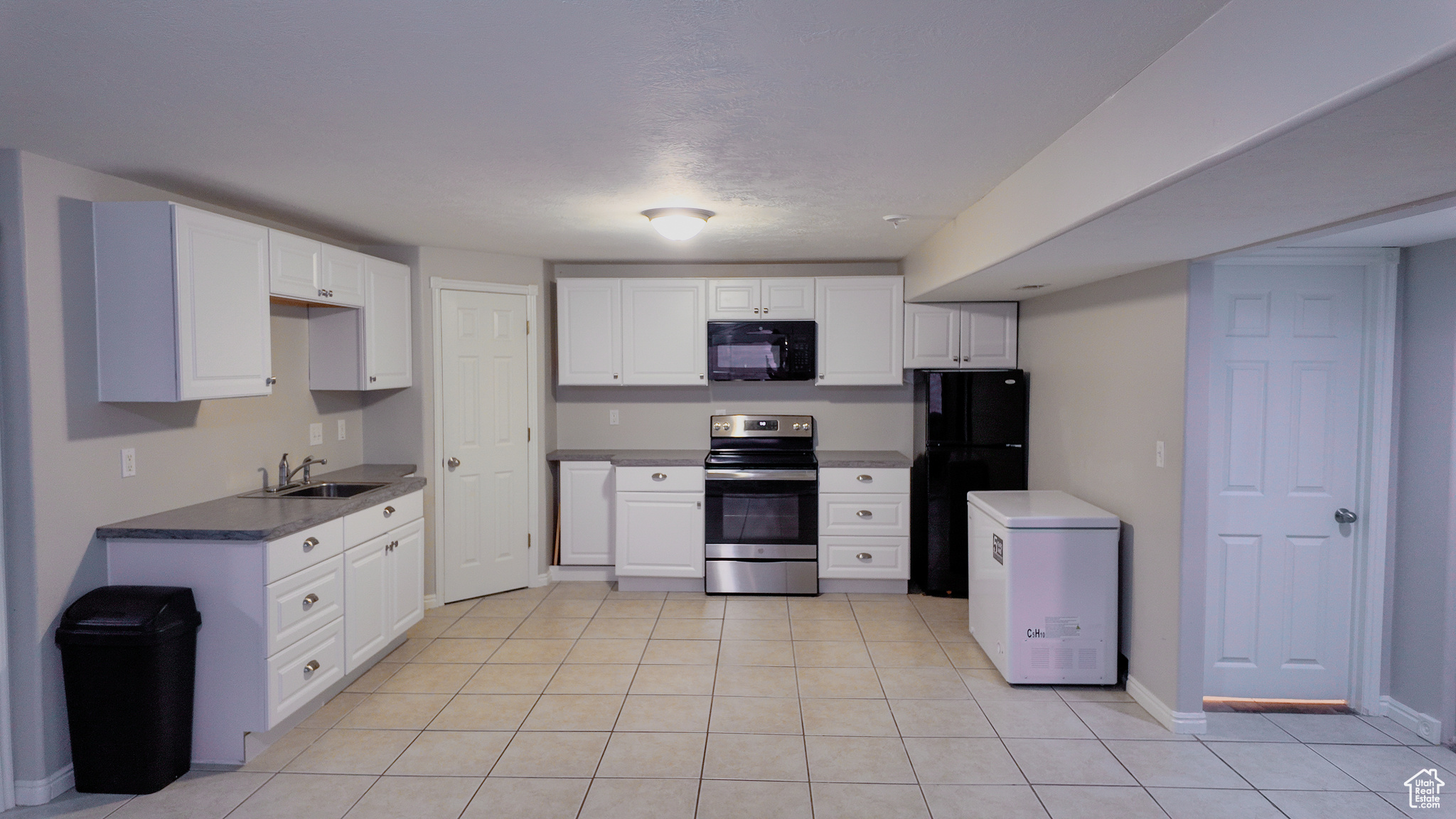 4555 W OPEN HILL DR.