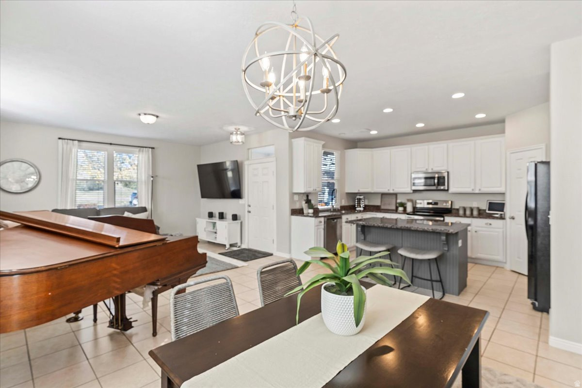 4555 W OPEN HILL DR.