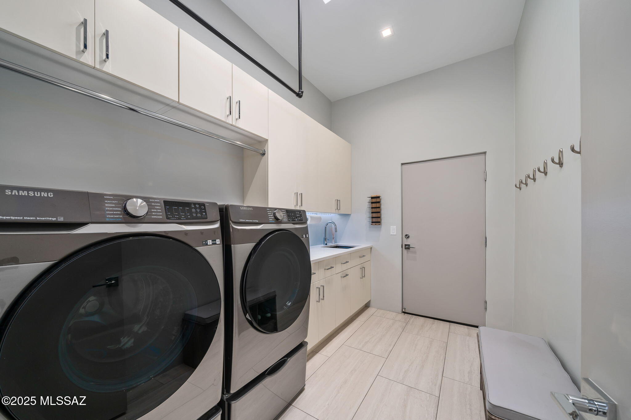 4911 E Mission Hill Drive