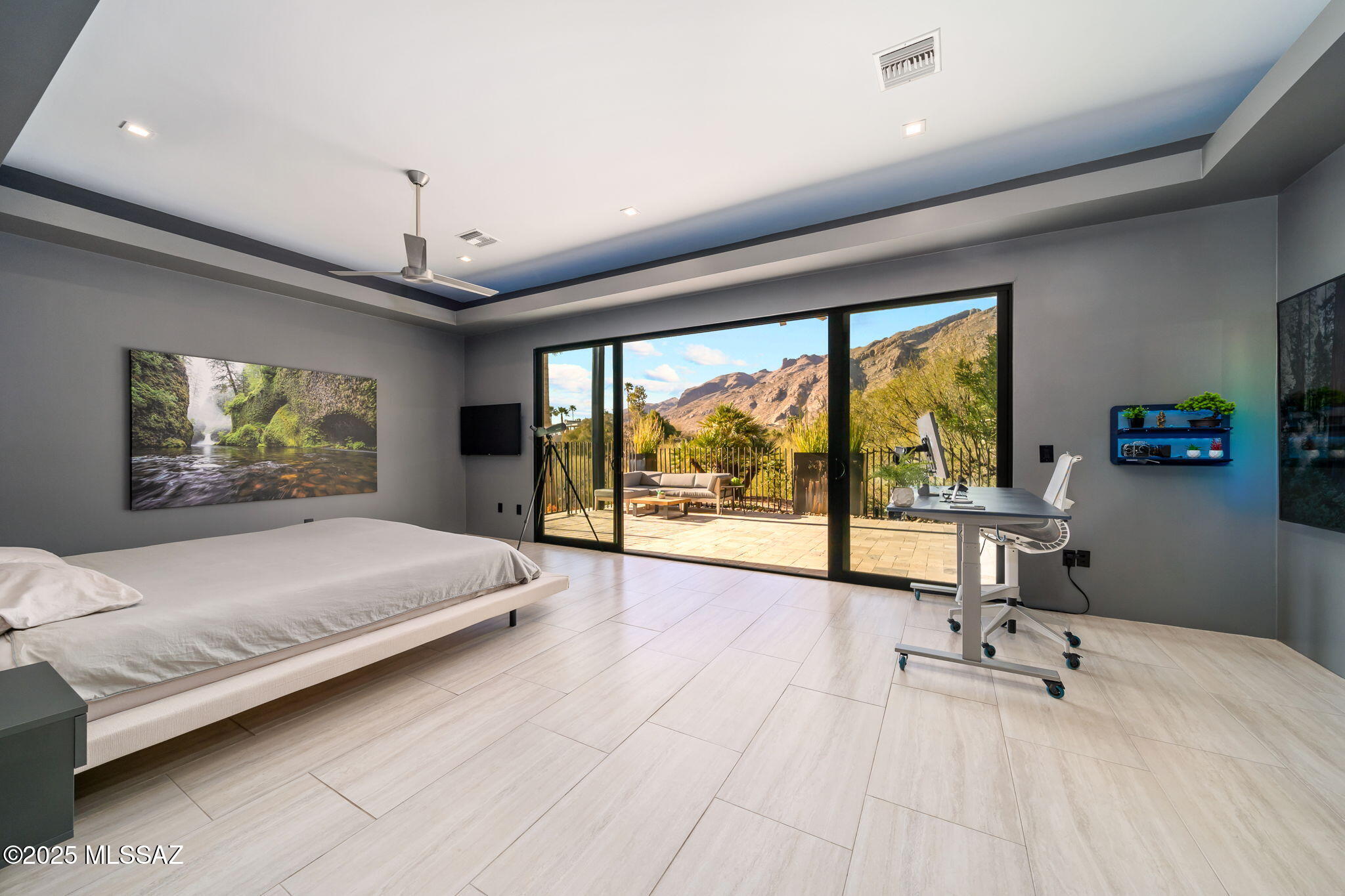 4911 E Mission Hill Drive