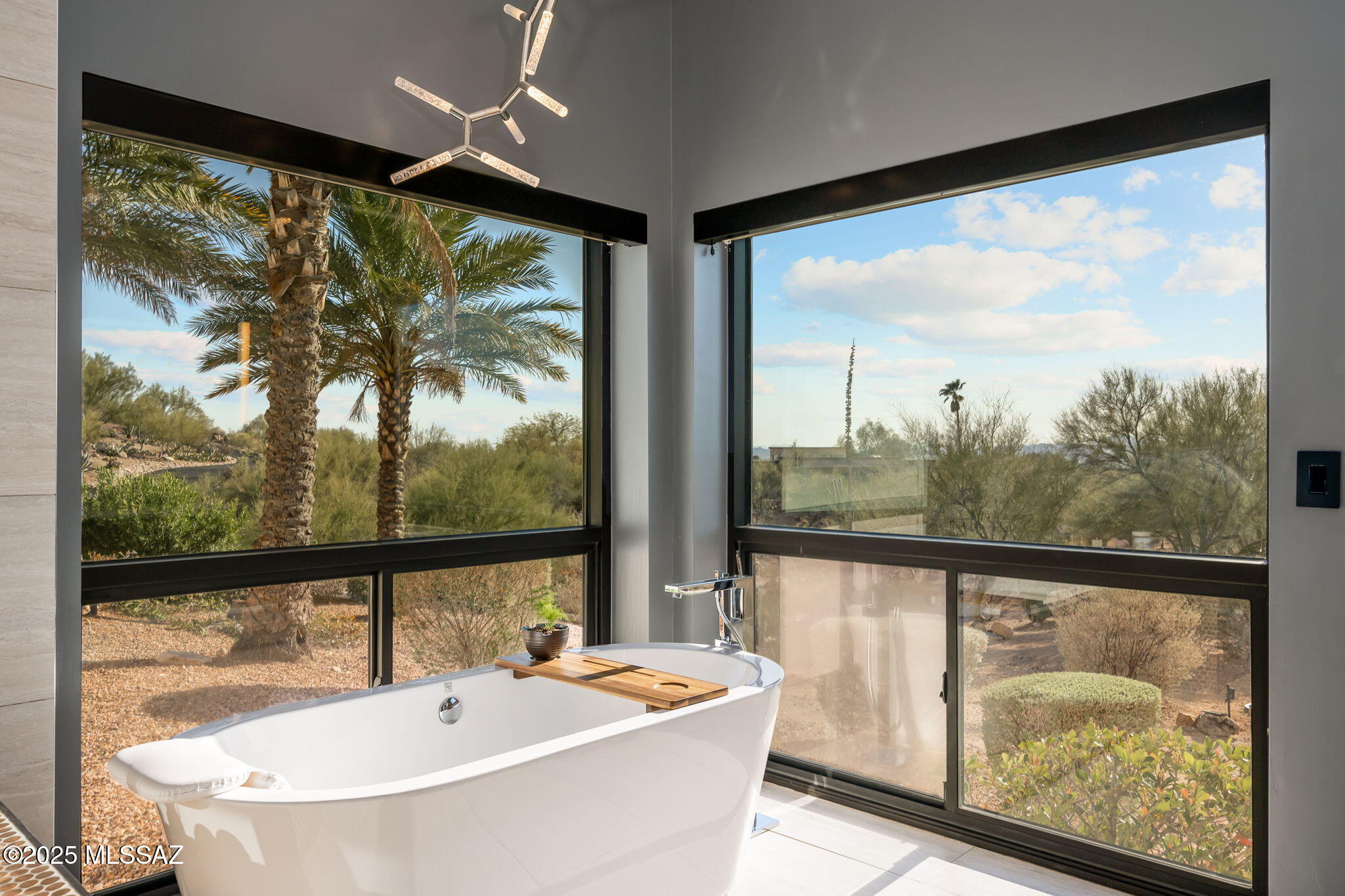 4911 E Mission Hill Drive