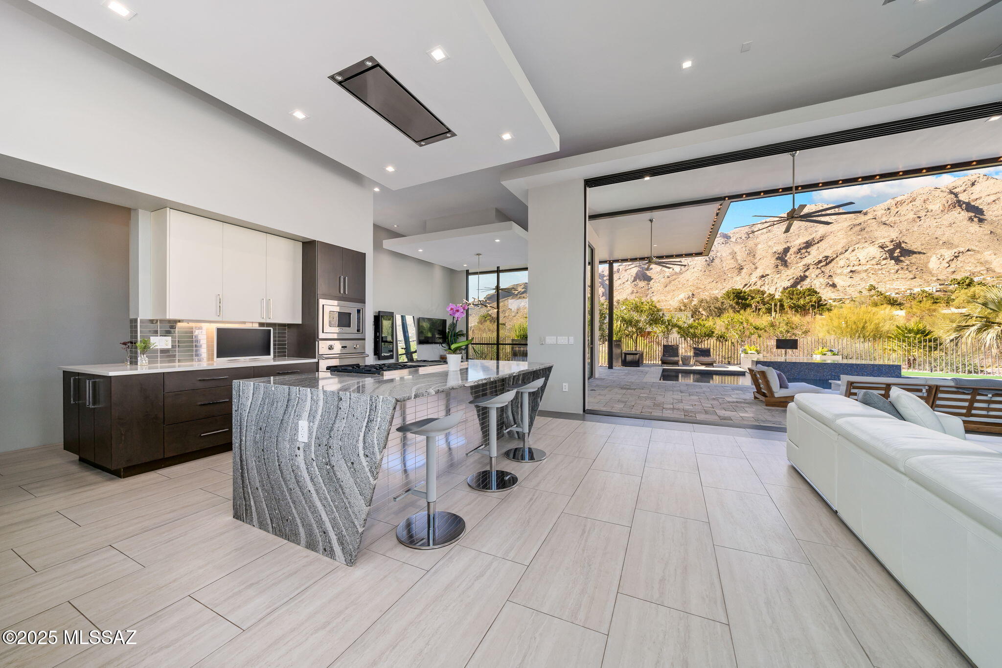 4911 E Mission Hill Drive