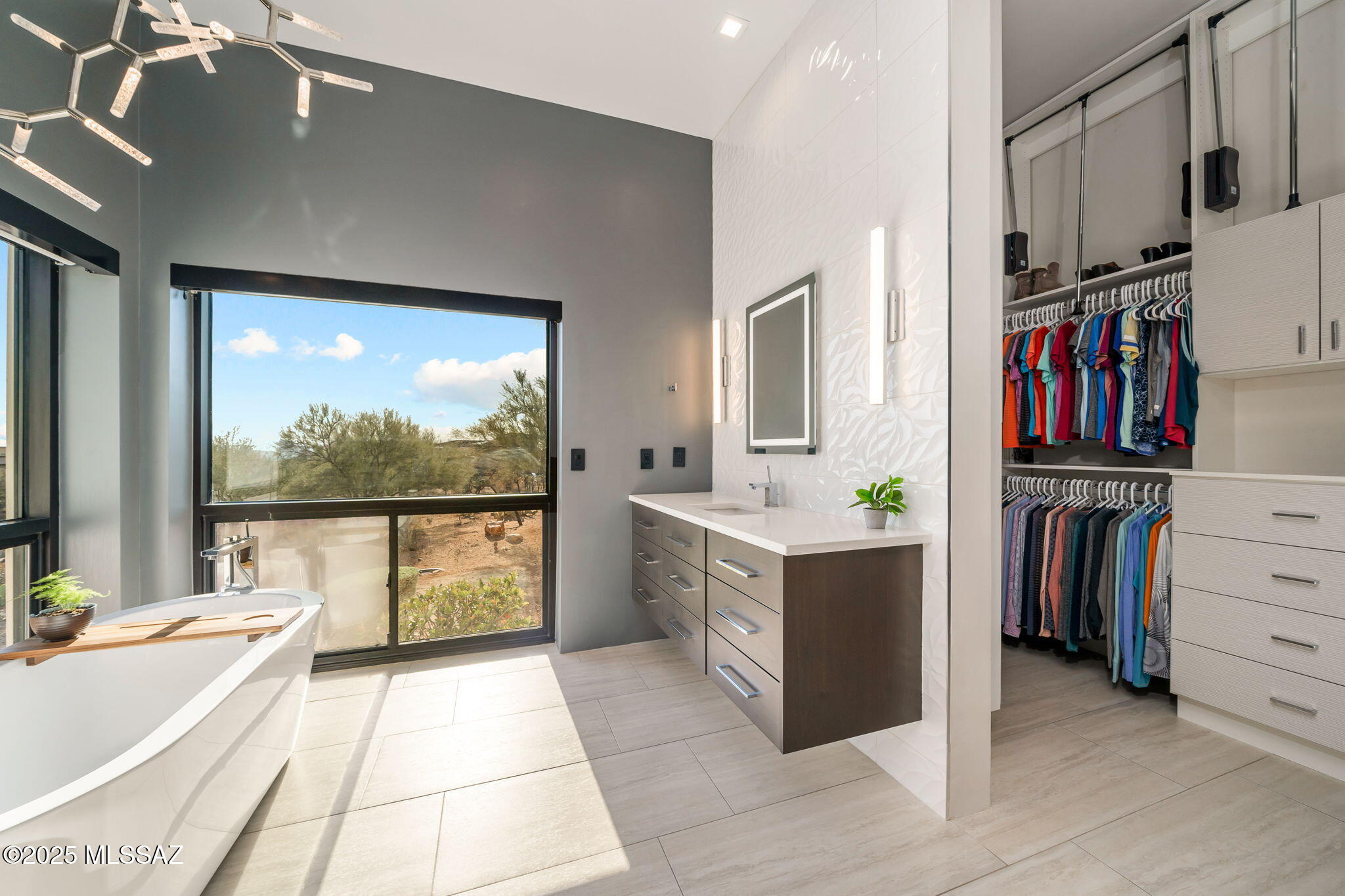 4911 E Mission Hill Drive