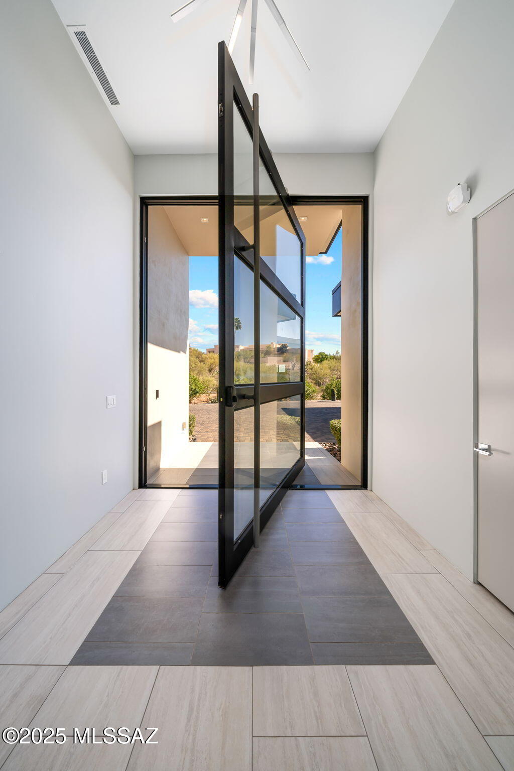 4911 E Mission Hill Drive