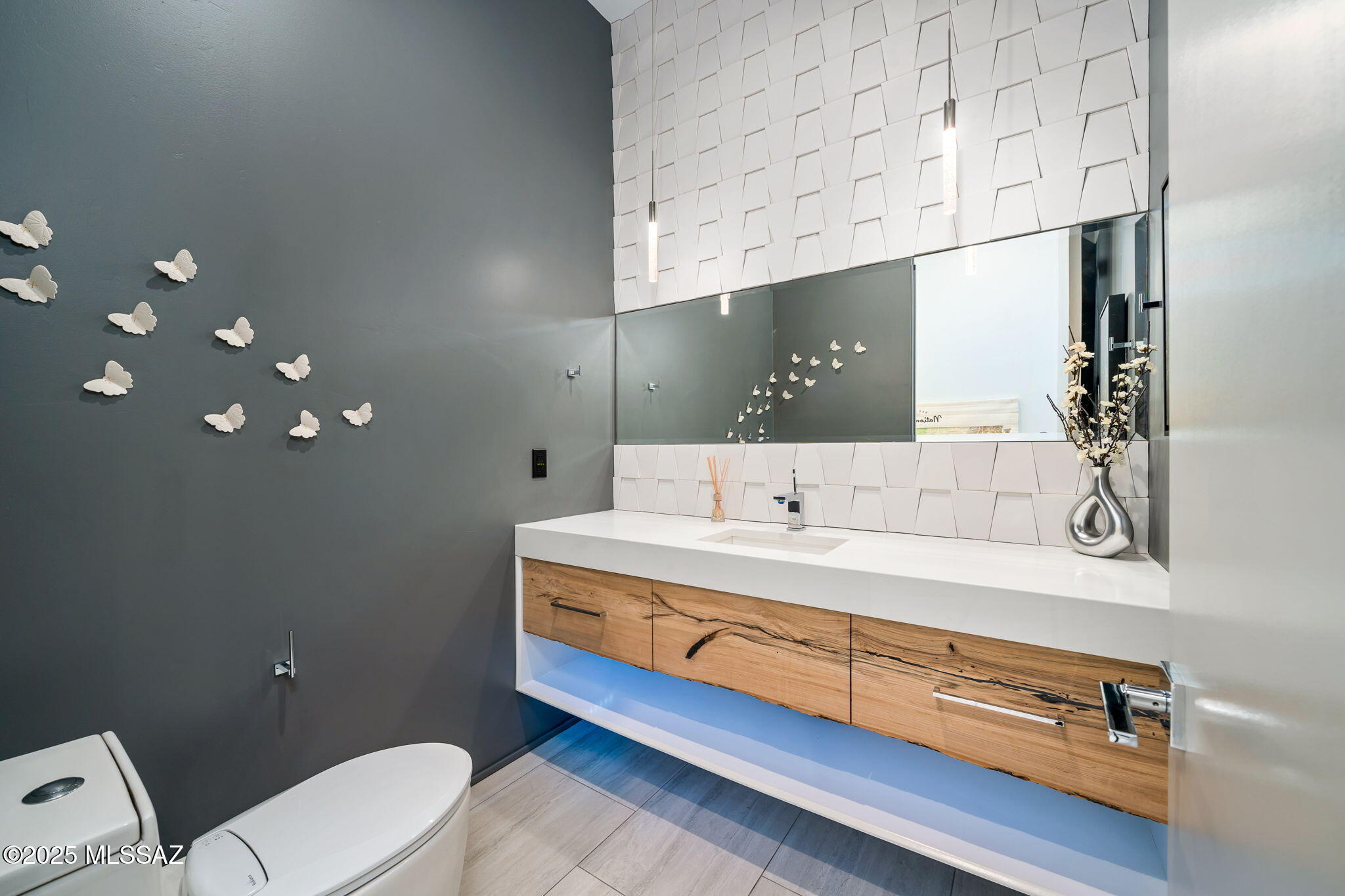 4911 E Mission Hill Drive