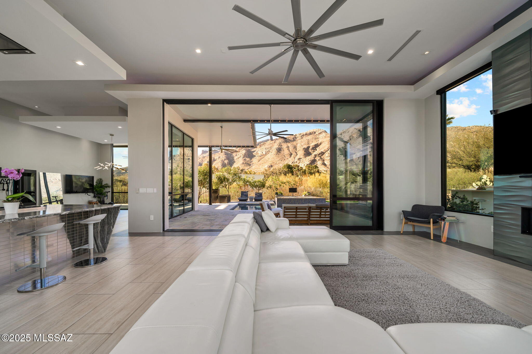 4911 E Mission Hill Drive