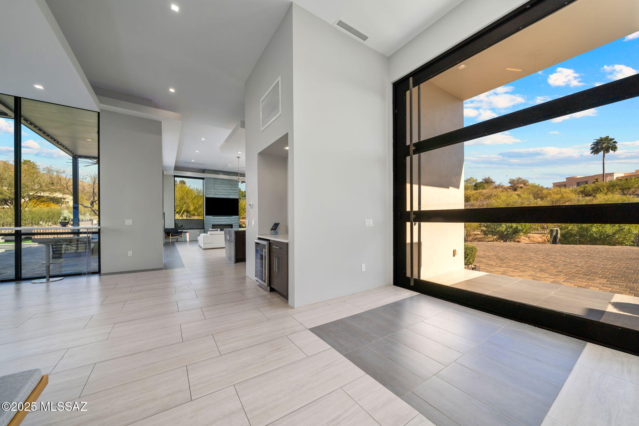 4911 E Mission Hill Drive