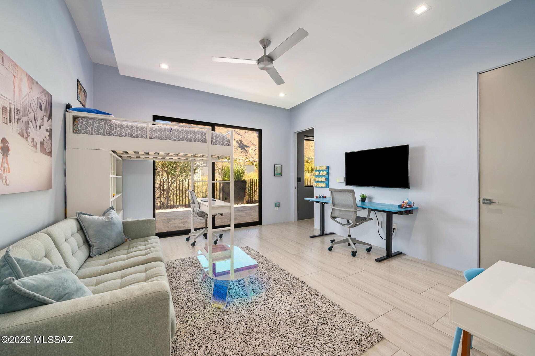 4911 E Mission Hill Drive