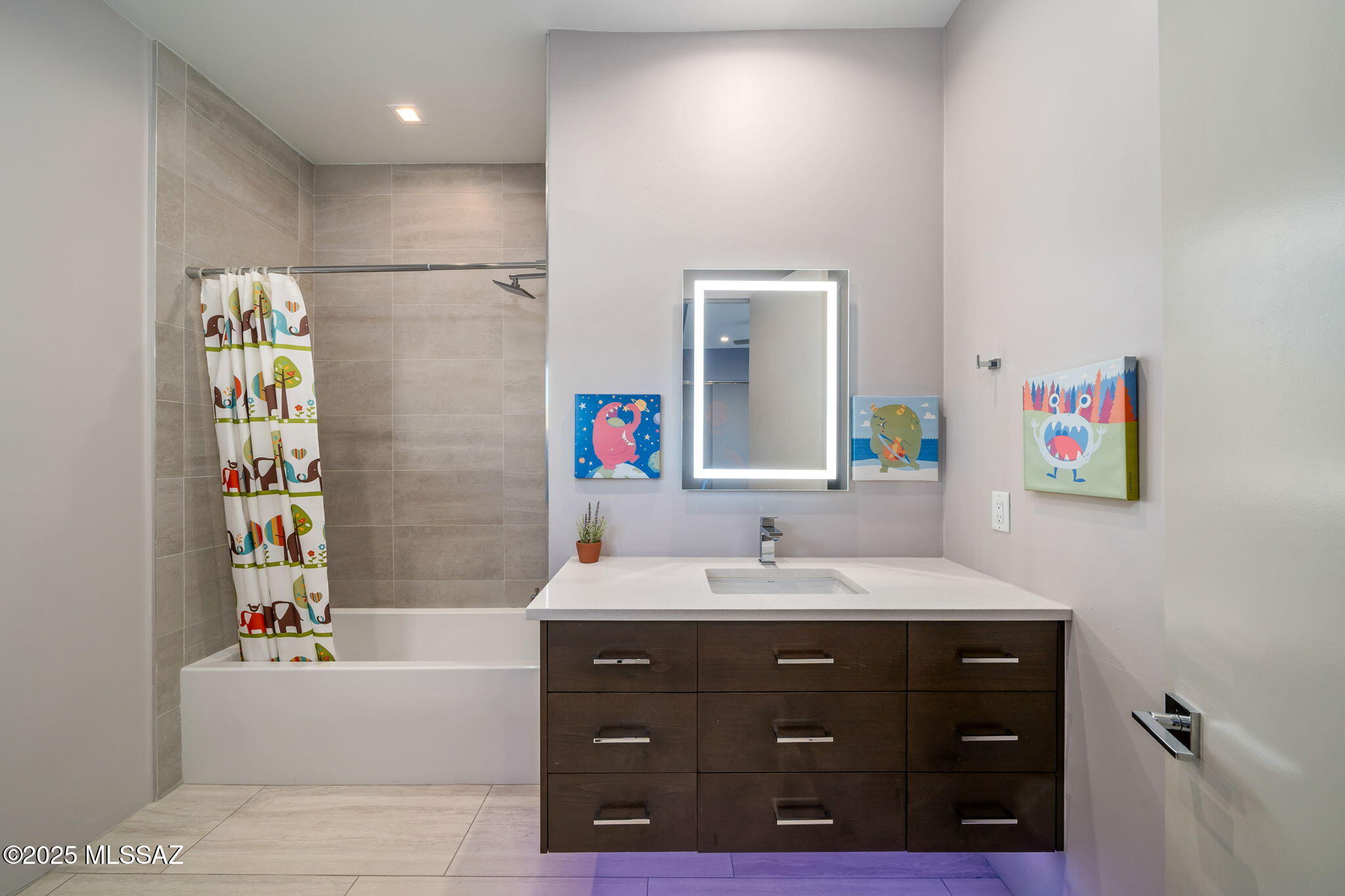 4911 E Mission Hill Drive