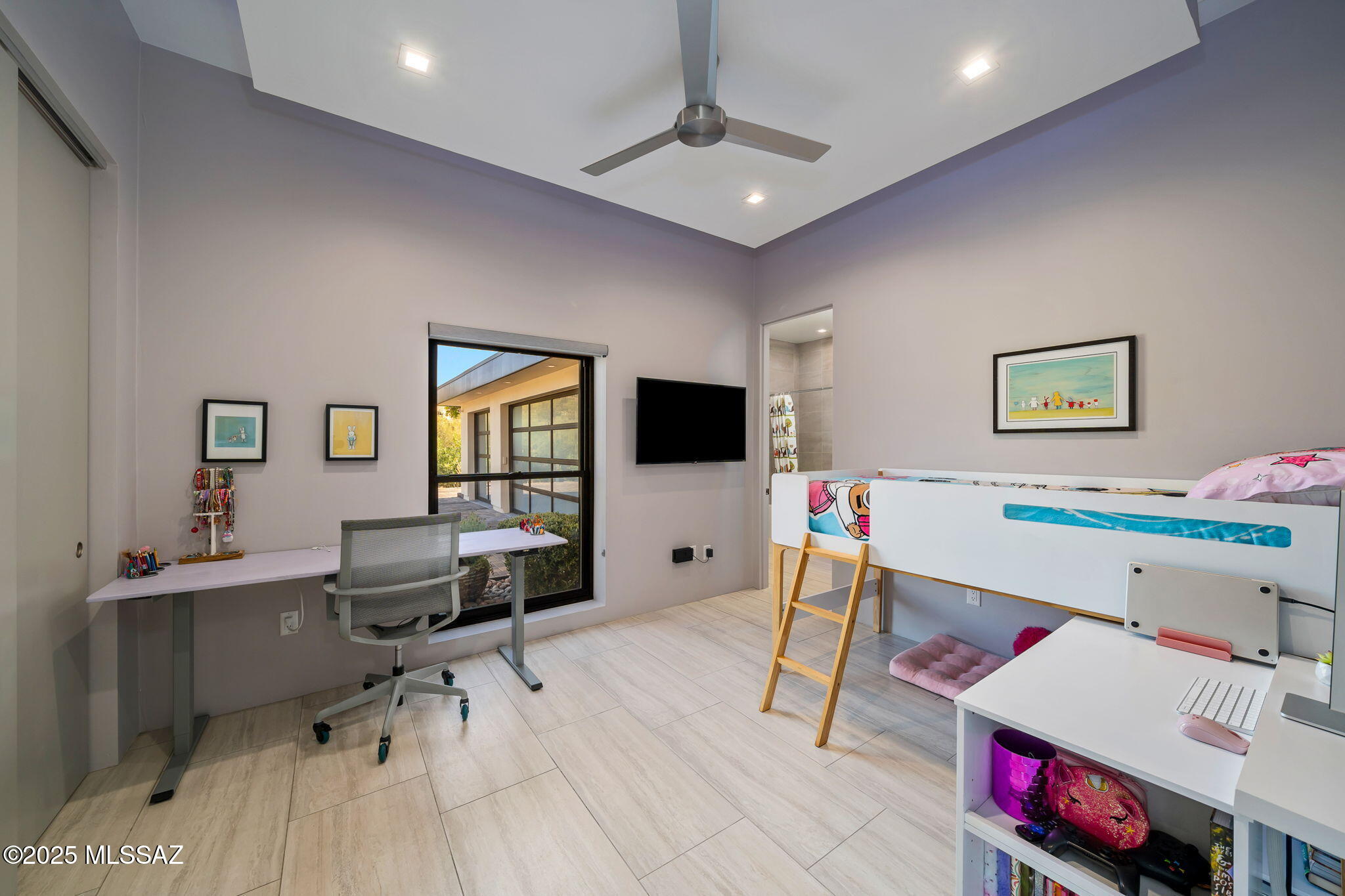 4911 E Mission Hill Drive