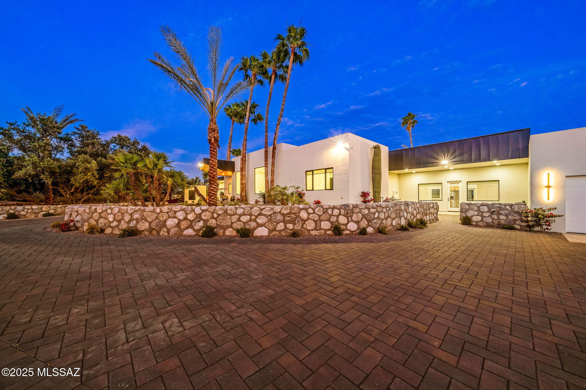 4678 E Coachlight Lane