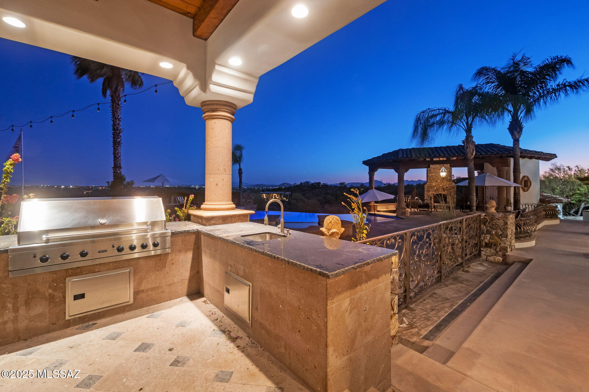 4615 N Placita Roca Blanca