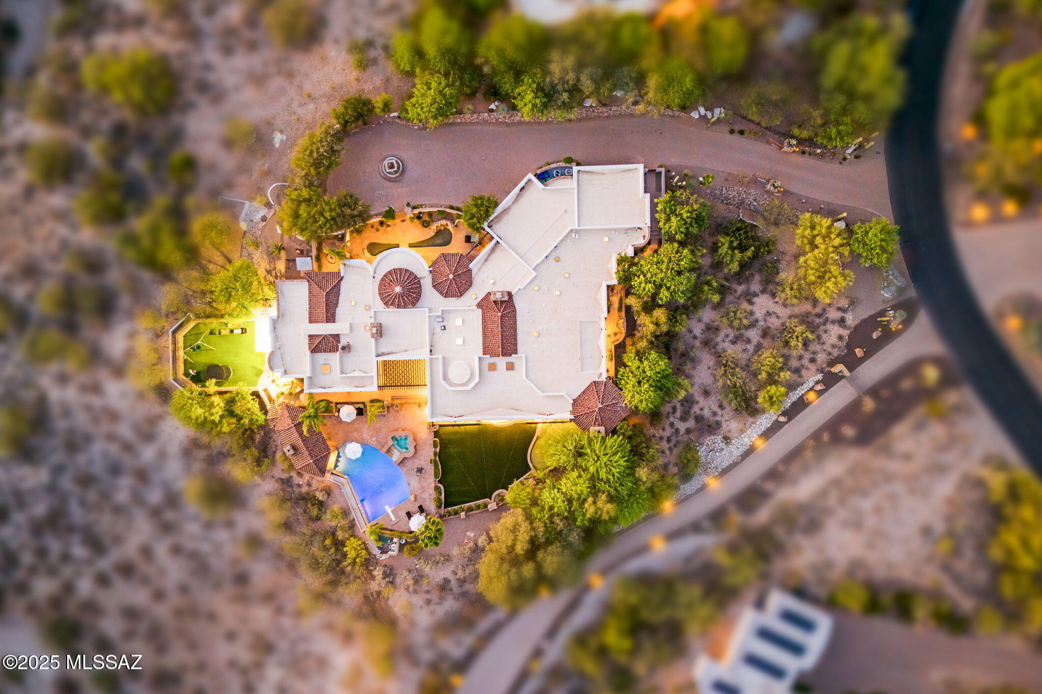 4615 N Placita Roca Blanca