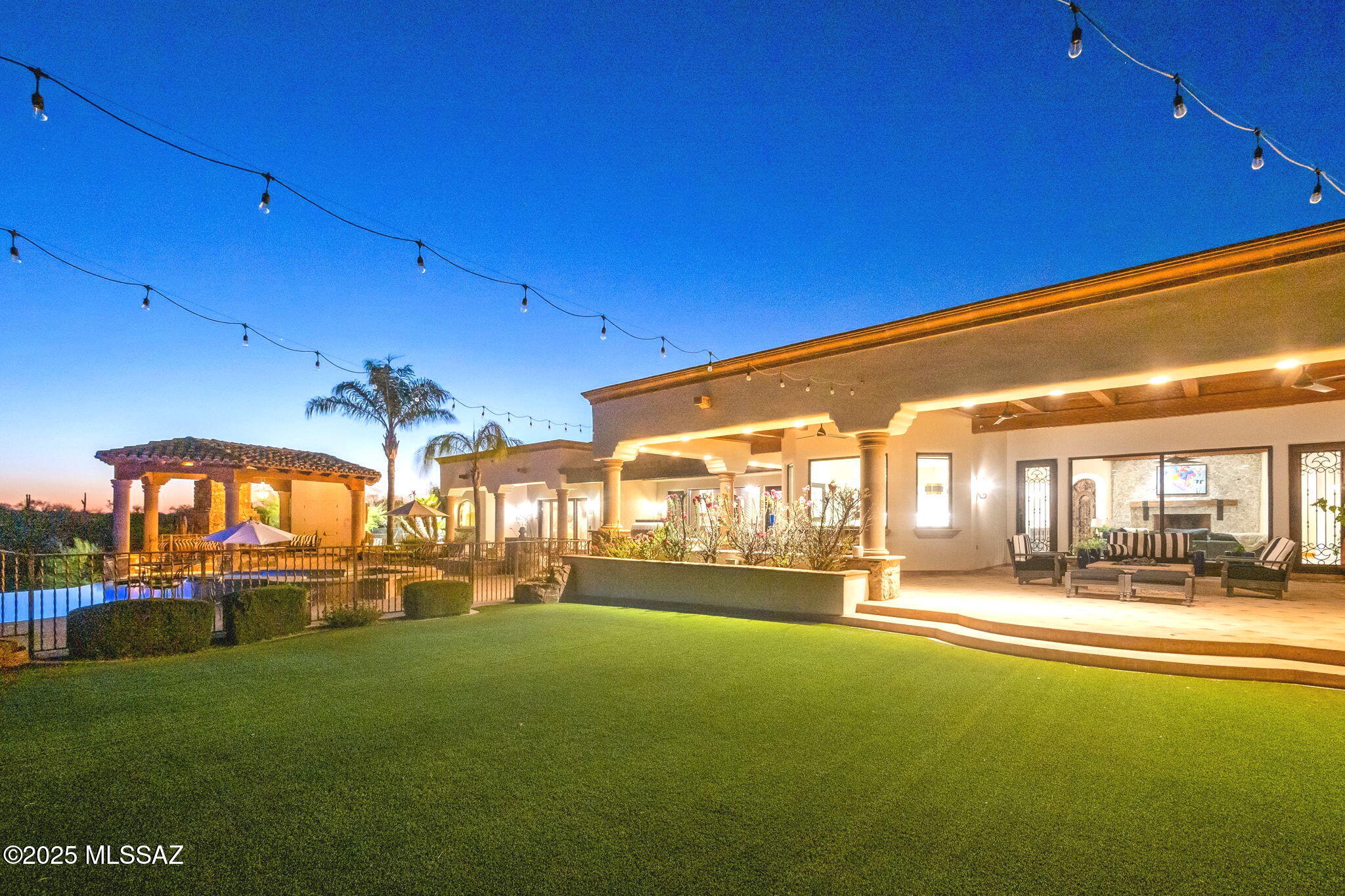 4615 N Placita Roca Blanca