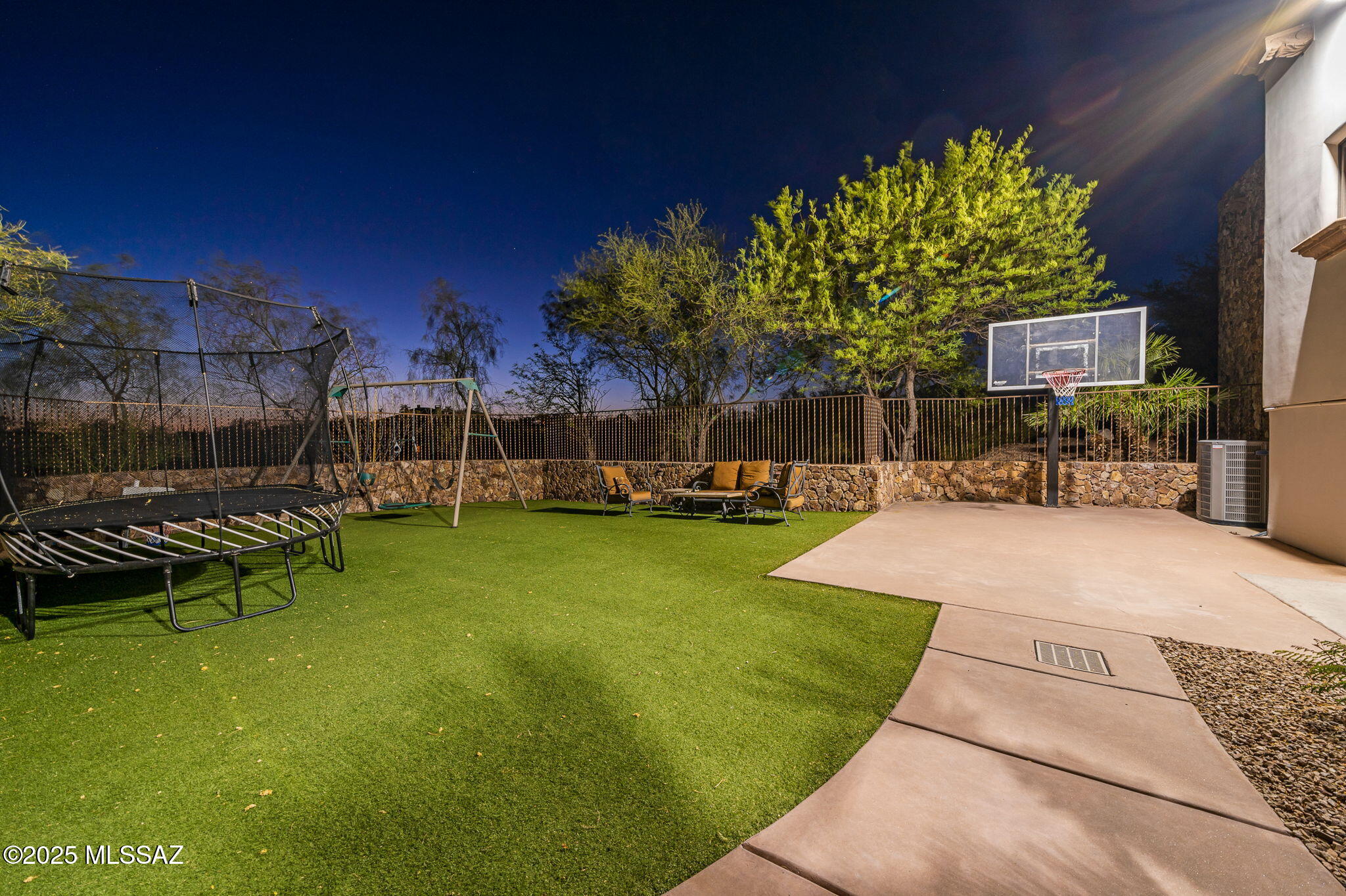 4615 N Placita Roca Blanca