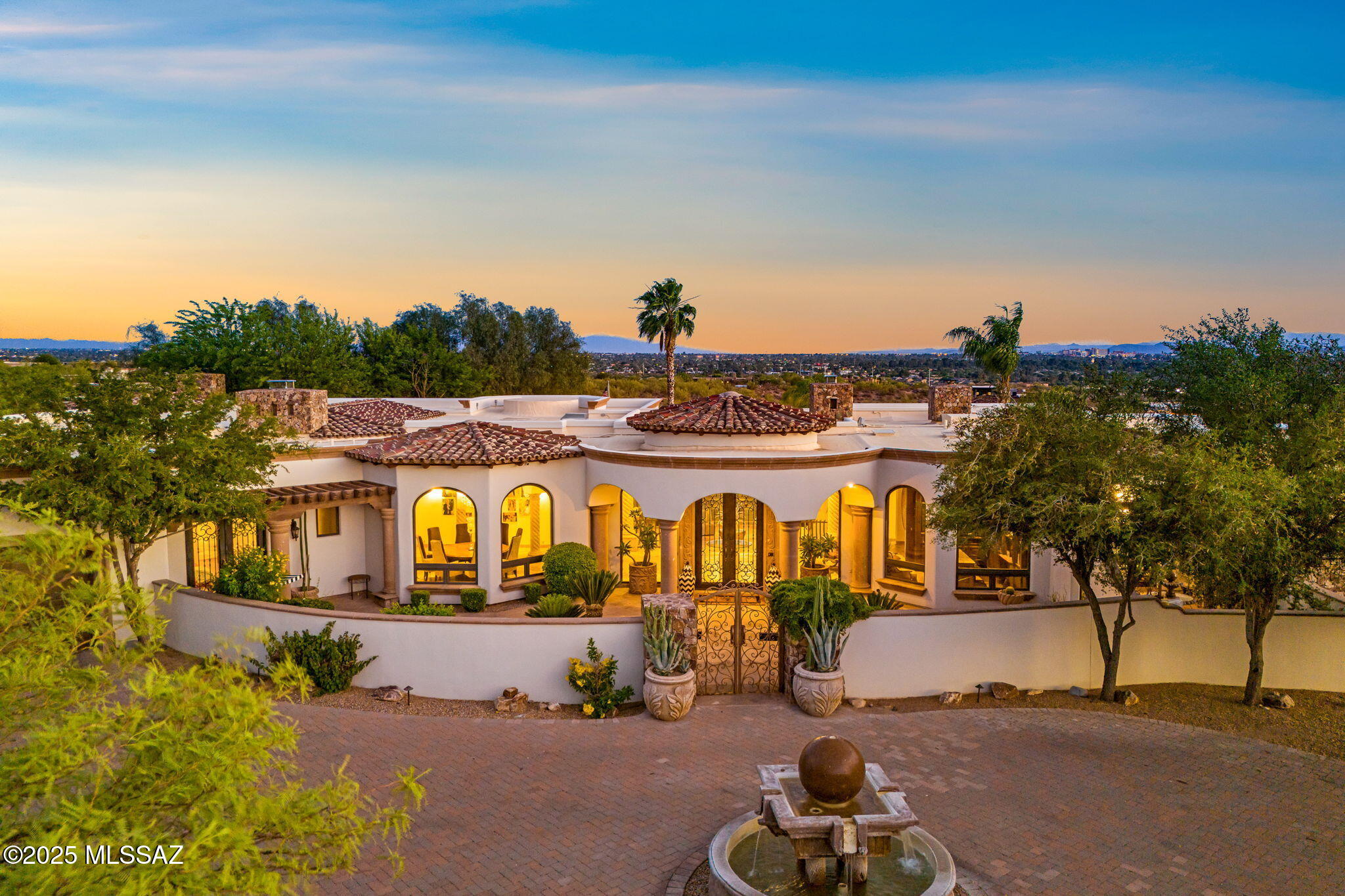 4615 N Placita Roca Blanca