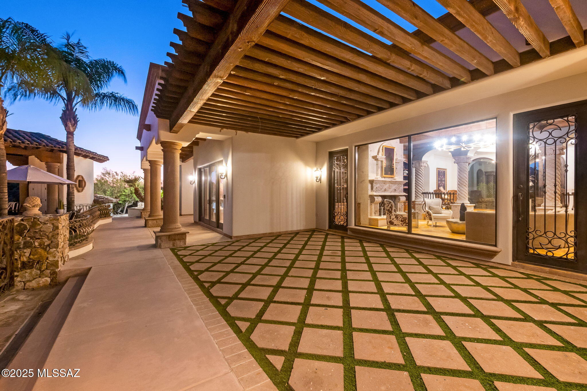 4615 N Placita Roca Blanca