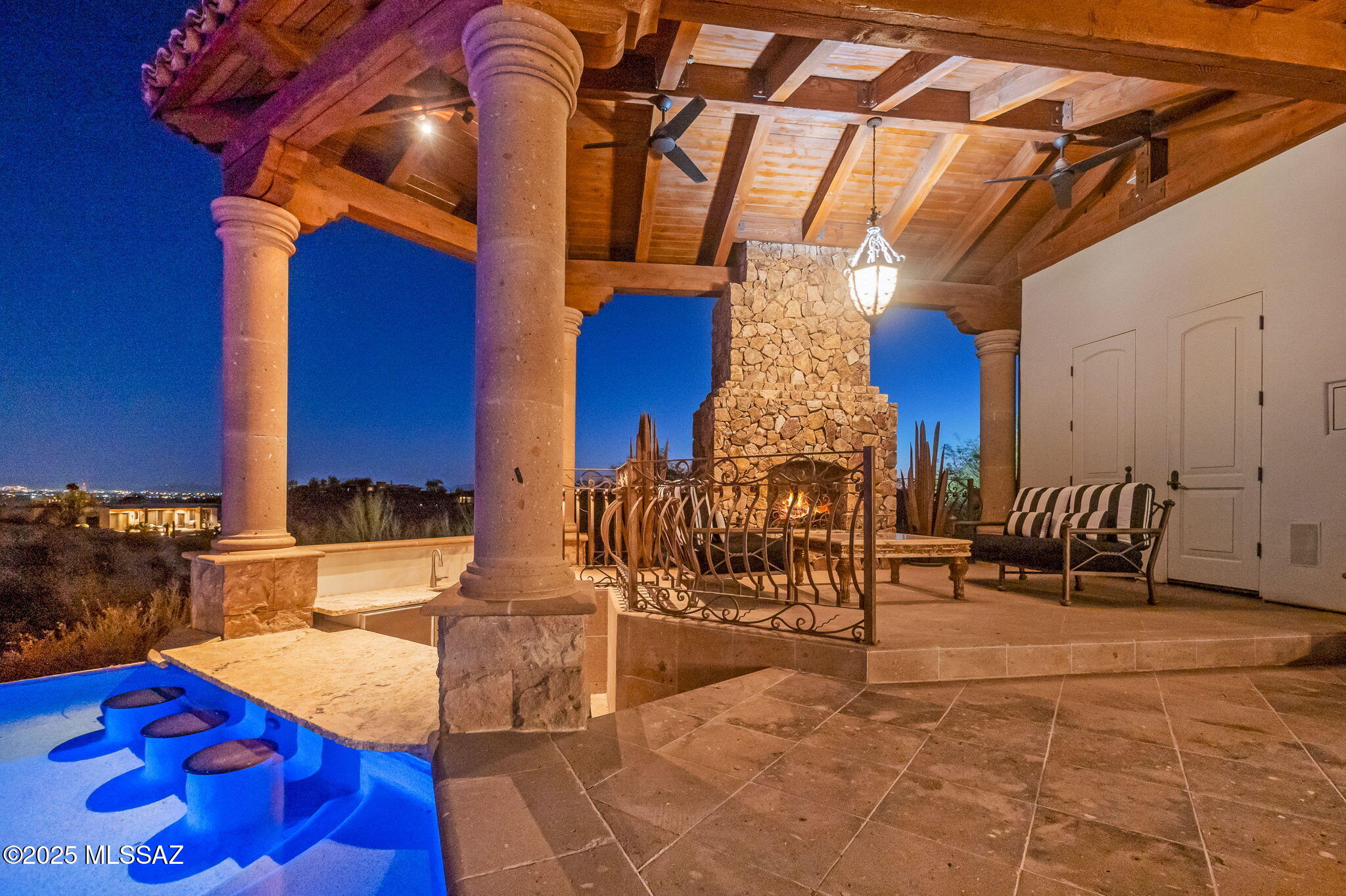 4615 N Placita Roca Blanca