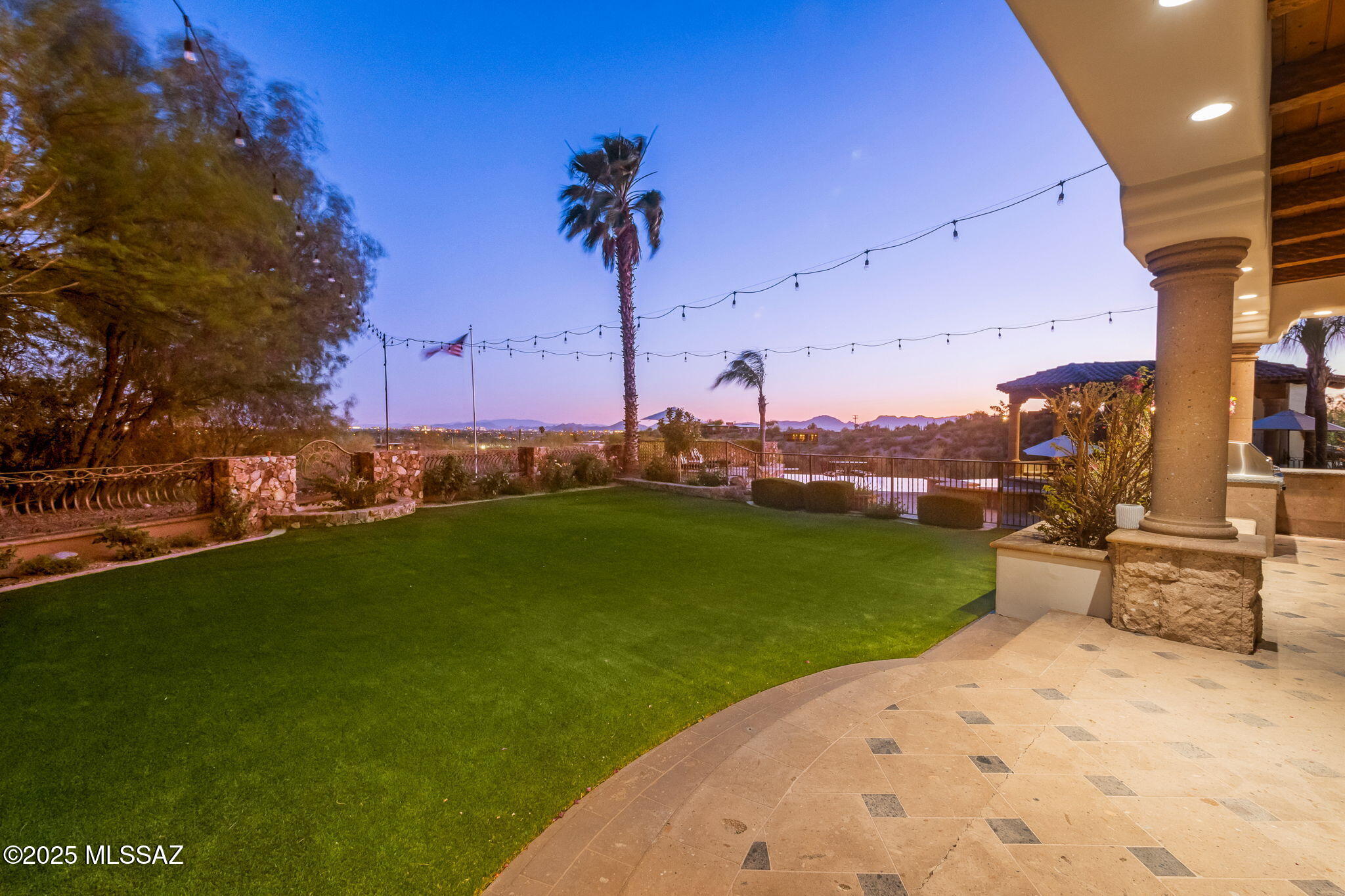 4615 N Placita Roca Blanca