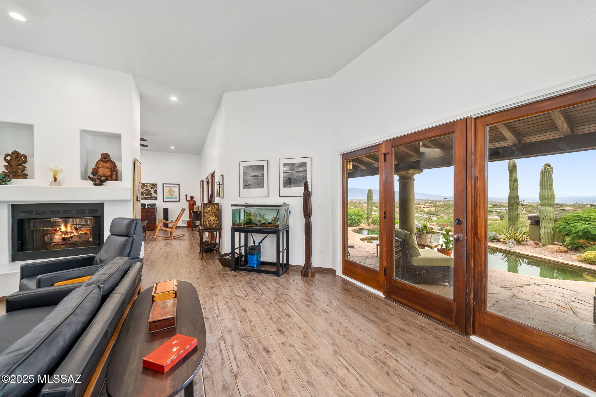 6050 N Paseo Valdear