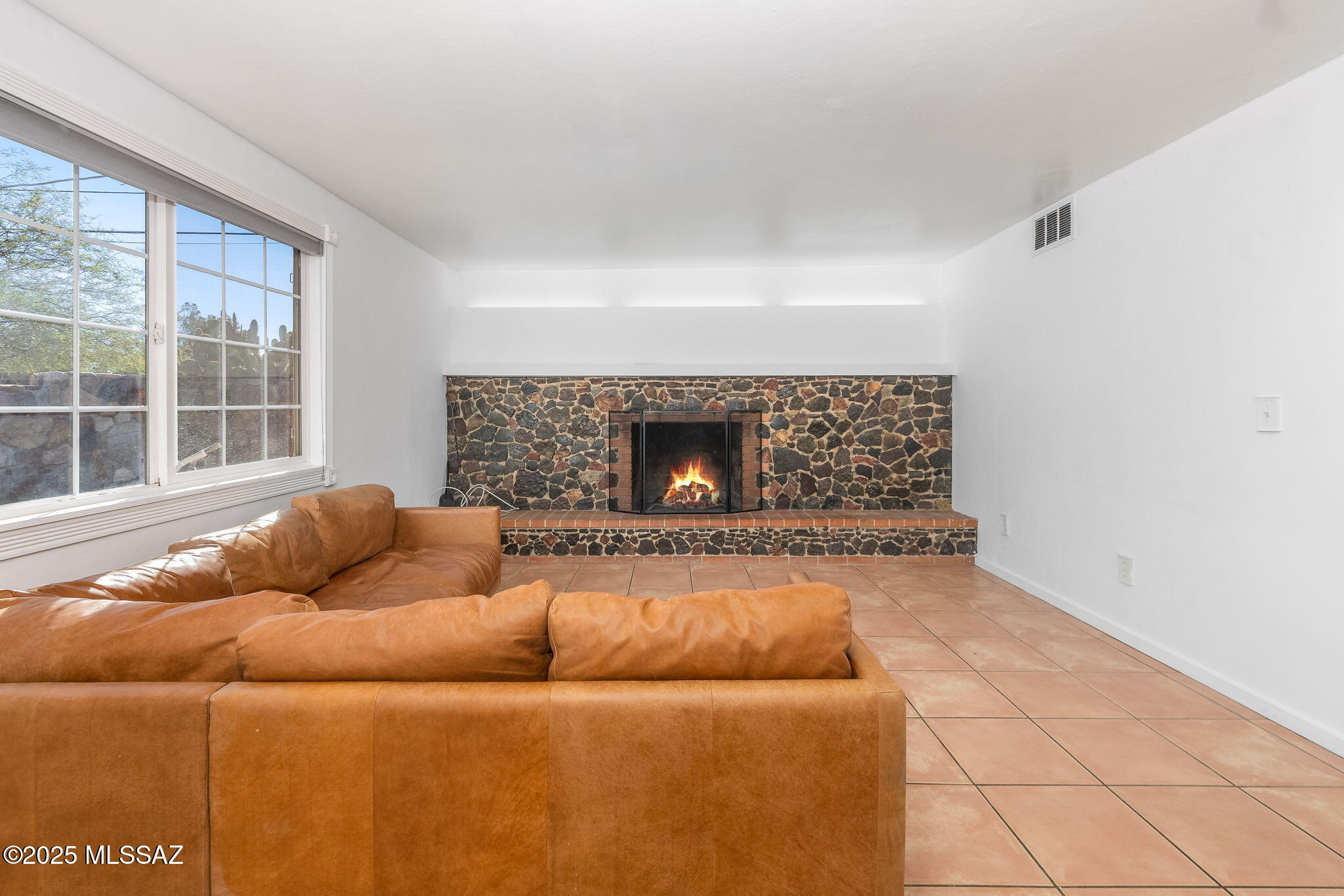 3502 N Santa Rita Avenue