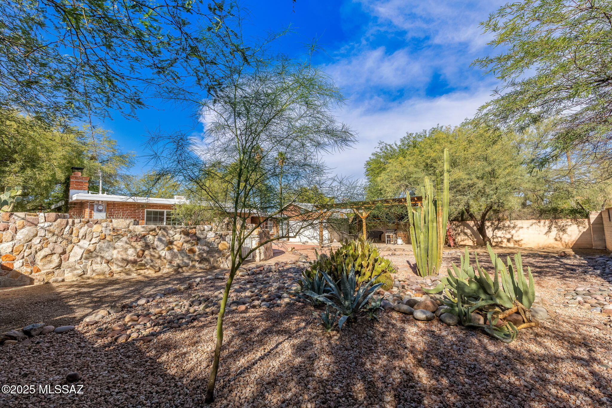 3502 N Santa Rita Avenue